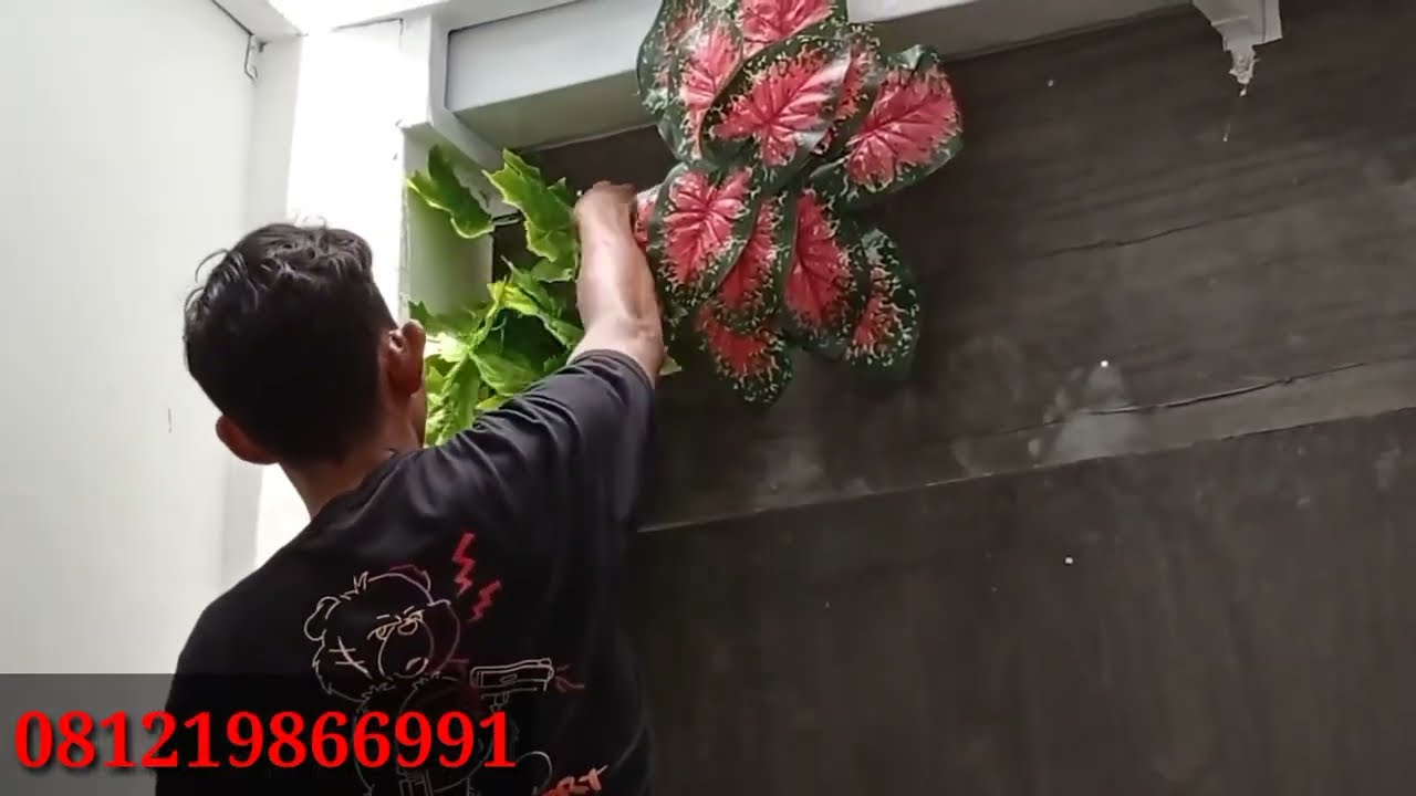 Pembuatan Vertical Garden Artificial Sintetis - Taman Vertikal