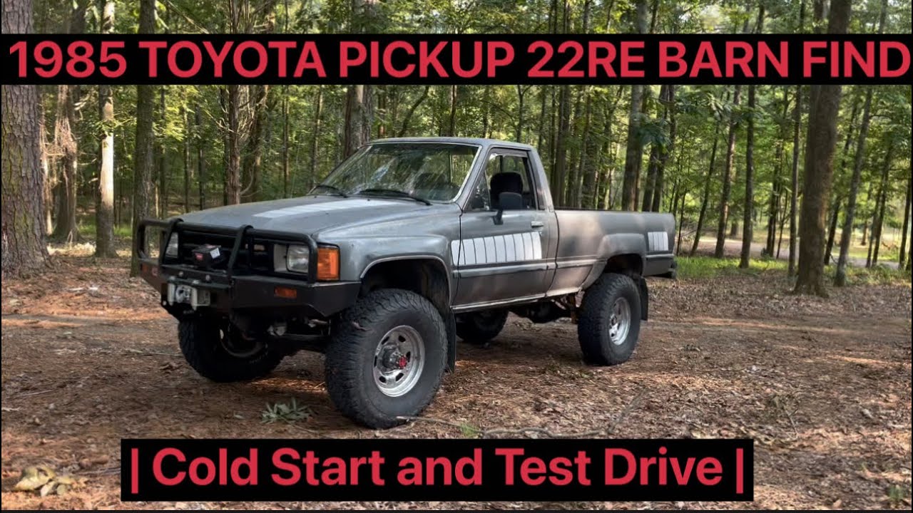 1985 Toyota pickup 22re SR5 Barn Find (unicorn) | Cold Start and Test Drive |
