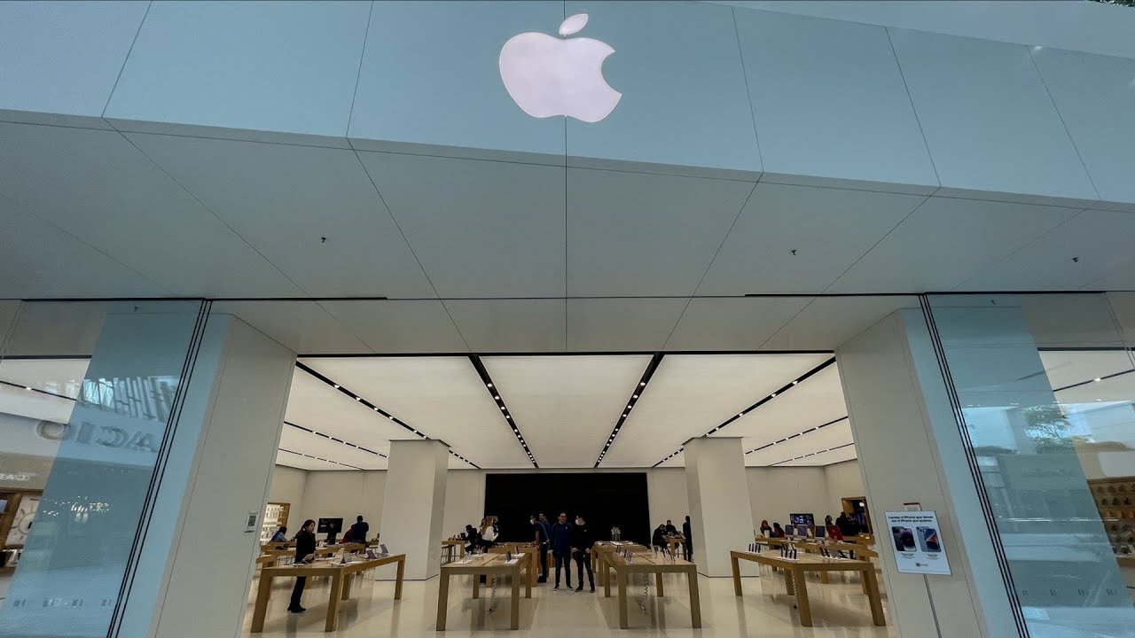 Apple to Cut Small Number of Corporate Retail Jobs