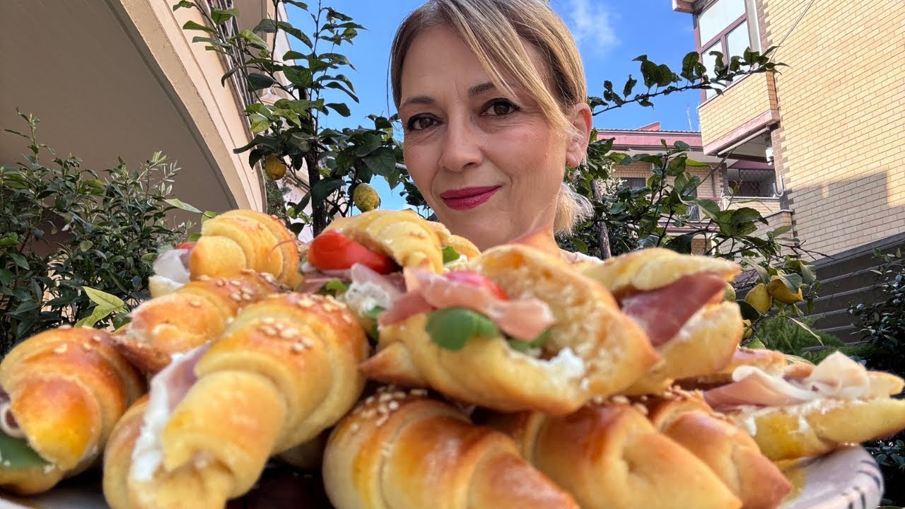 Солени кифлички за студен бюфет