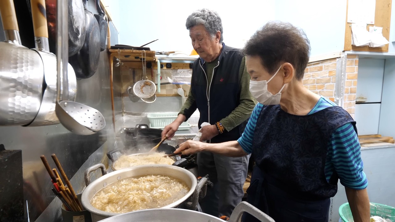 夫婦で守り続けるシーサイド激渋ドライブイン食堂に密着！