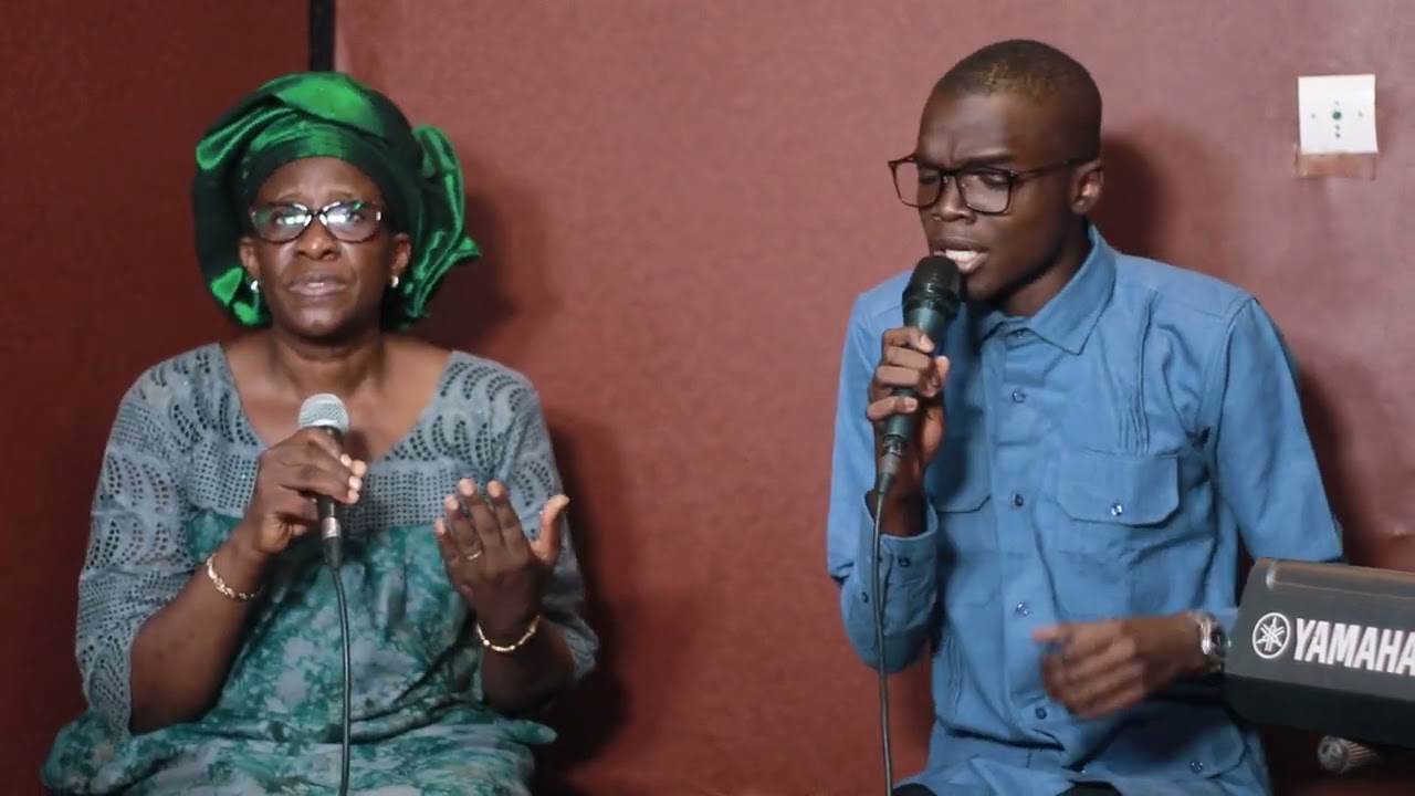 Mam bassa boumb fan feat Mme Welore Pitroipa