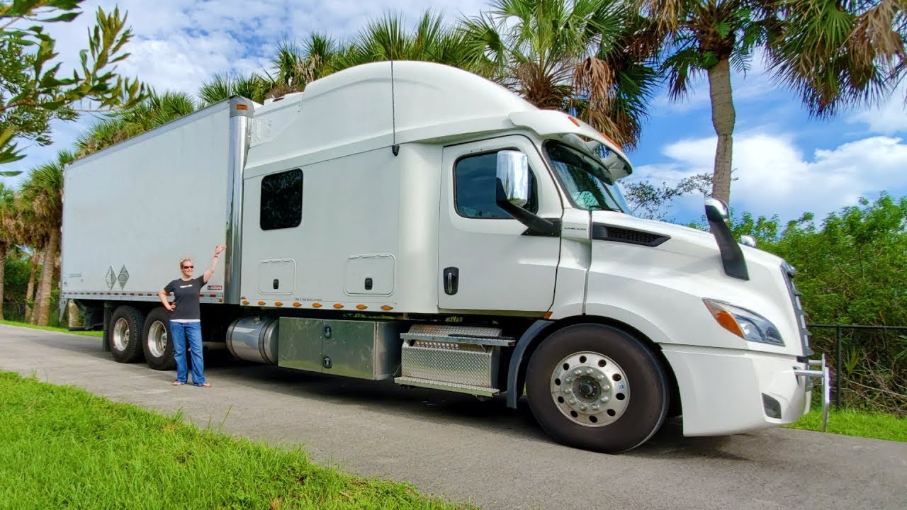 FREIGHTLINER CASCADIA 2020 ГОДА С СПАЛЬНЫМИ МЕСТОРОЖДЕНИЯМИ ШВАЛЬНОГО ТИПА ШИРИНОЙ 110 ДЮЙМОВ