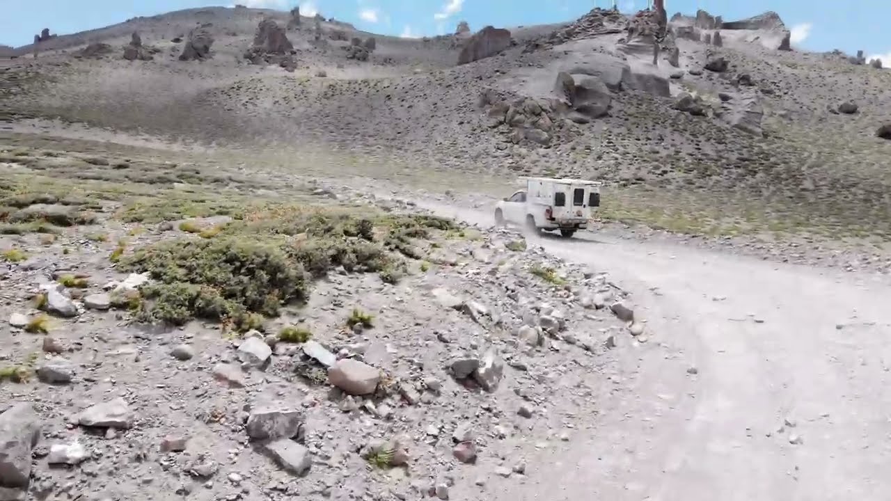 Laguna Diamante Desafio Overlander na Argentina Wild Camping Patagonia