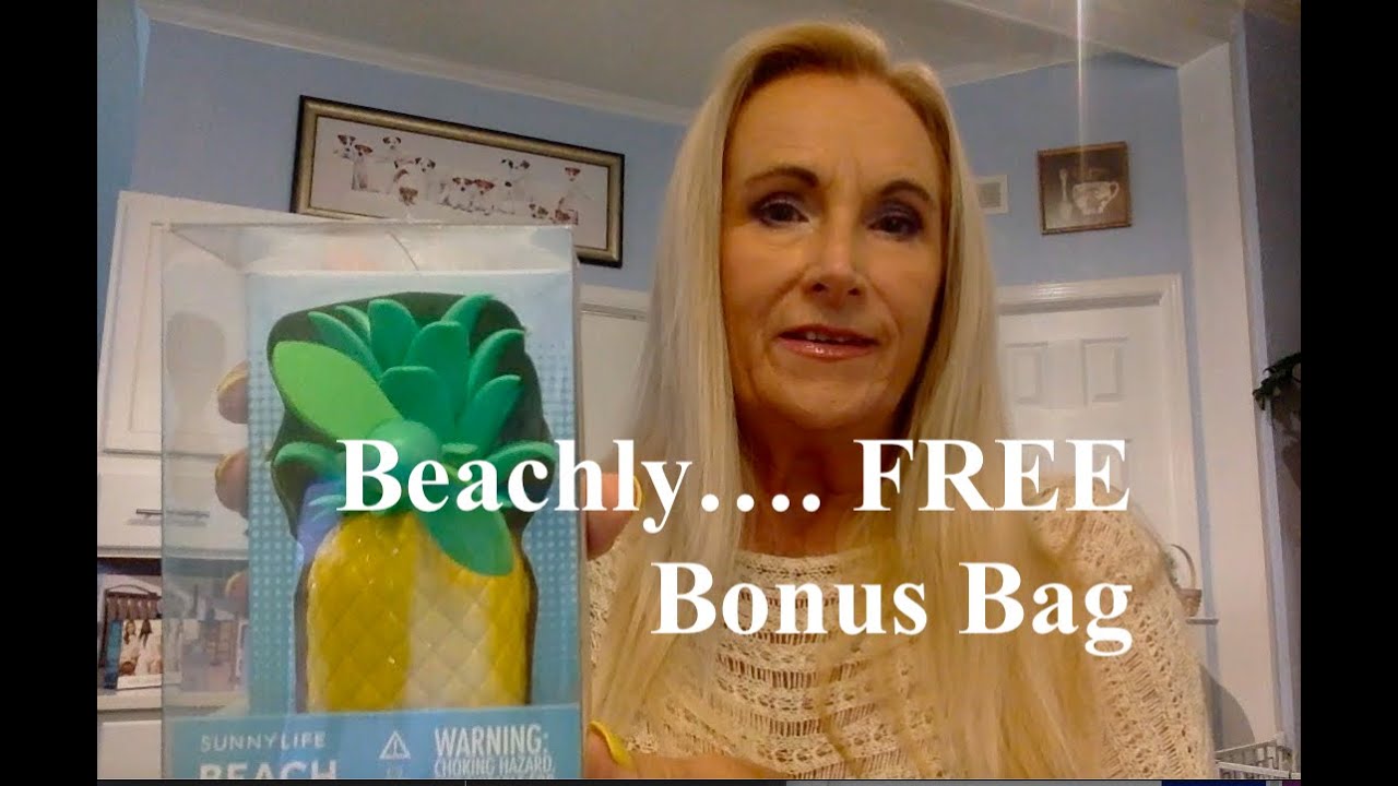 Beachly subscription....$100  bonus bag FREE!  Are you a Beach Bum? #beachbum #beachly #unboxings
