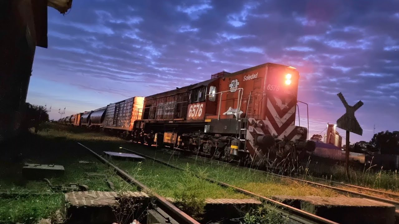 😍 &iexcl;BELL&Iacute;SIMA partida de tren de FEPSA bajo el amanecer de Carhu&eacute;! 🔴 03/04/24.