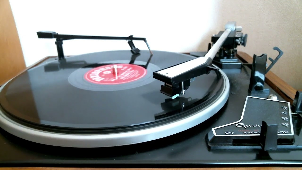 The Vernons Girls - Now is the Month of Maying  (78rpm - 1959)