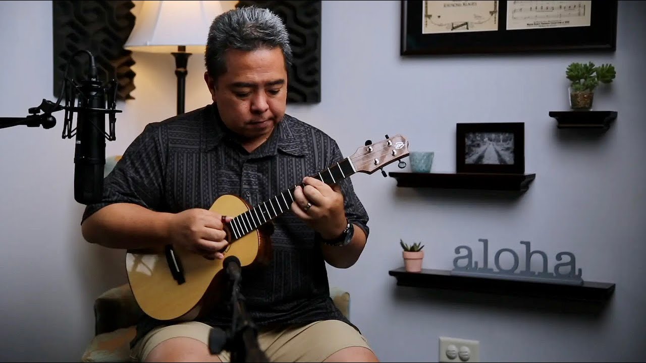 Herb Ohta Jr  and Custom Rieck Tenor Ukulele   UKULELE FRIEND  : Live Performance