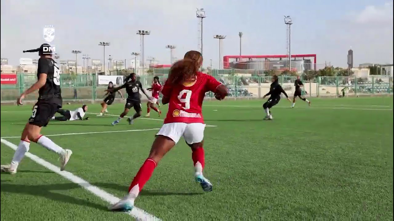 📹 ثمانية أهداف وشباك نظيفة في ملخص فوز النادي الأهلي على بالم هيلز في الدوري 🦅