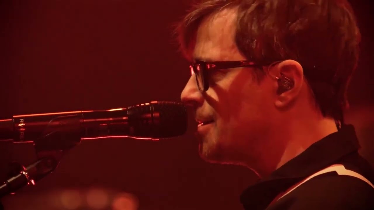 Weezer - Why Bother (Live Voyage To The Blue Planet Concert Film)