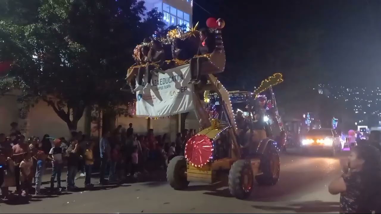 CARAVANA NAVIDEÑA🎅EN TLAPA DE COMONFORT GRO. 13/12/25.  PARTE 5