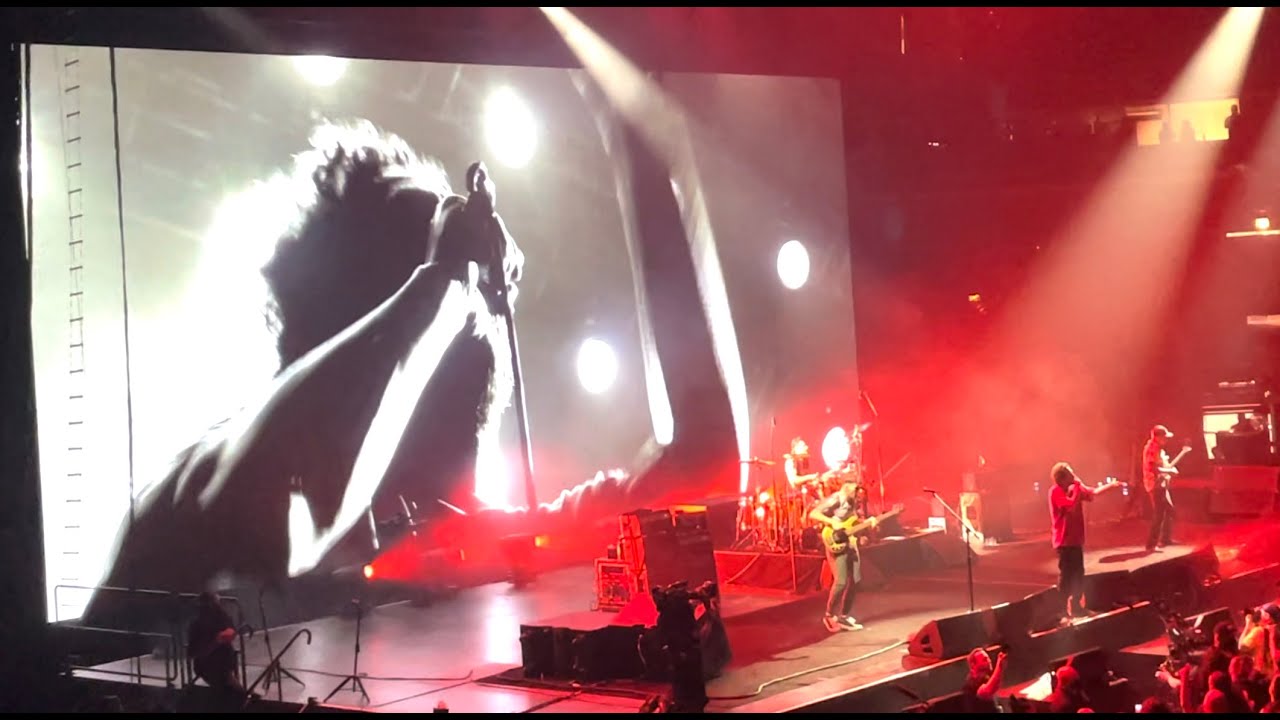 Rage Against the Machine: Bullet in the Head - Chicago Night 1 (ZDLR hurt his leg on this one)