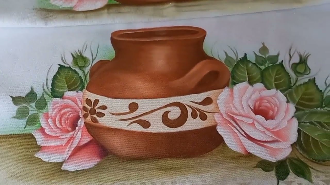 Vaso de barro com rosas/risco 4 da apostila 2.#pinturaemtecido #jackviana .