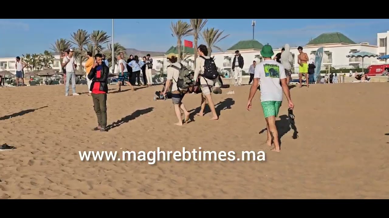 تفاصيل هجوم على سياح أوربيين بالسيف بكورنيش أكادير. واش مجرم أوحمق أو إرهابي؟ وراية فلسطين كانت بيده