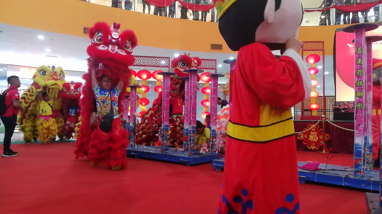 Lion Dance 1Borneo by Yick Nam School