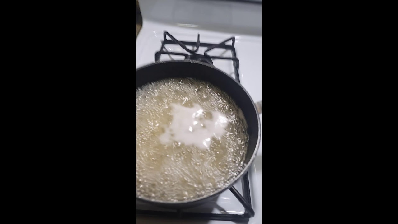 Chef makes Mac and cheese super cheesy around the world