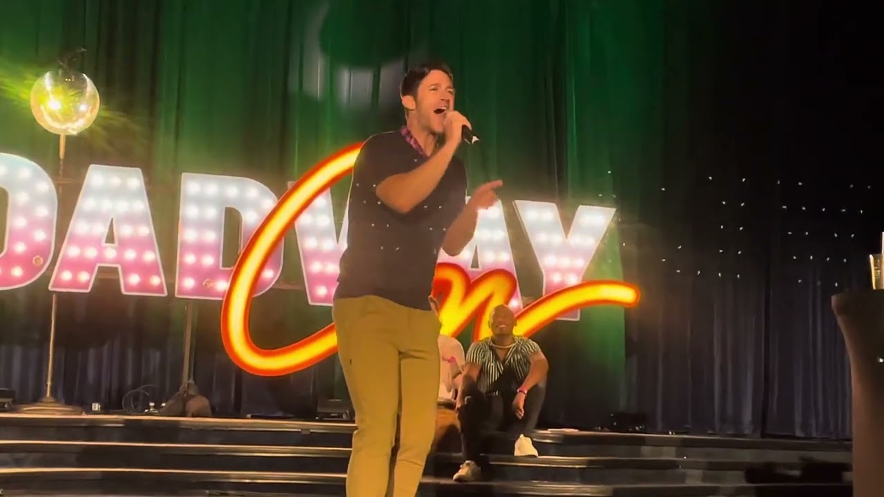 Wicked Alumnus Jake Boyd sings Lost in the Wilderness at Broadway Con