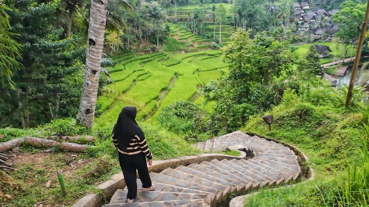 Masyaallah😍 Mengunjungi Kampung Naga Tasikmalaya, Beginilah Suasana Kampung Terasa Jaman Dulu