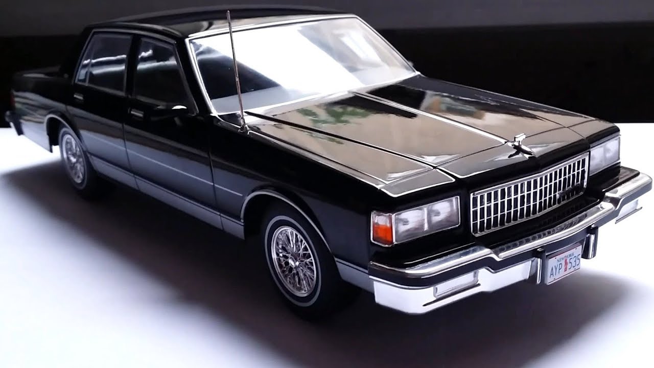 Reviewing the 1/18 Chevrolet Caprice Classic (1987) by Model Car Group (MCG)