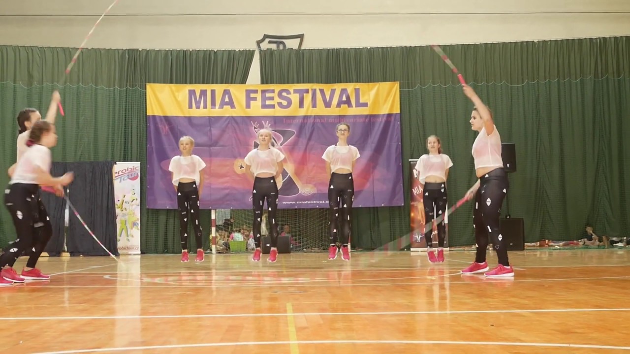 Rope skipping skippy dance 2018