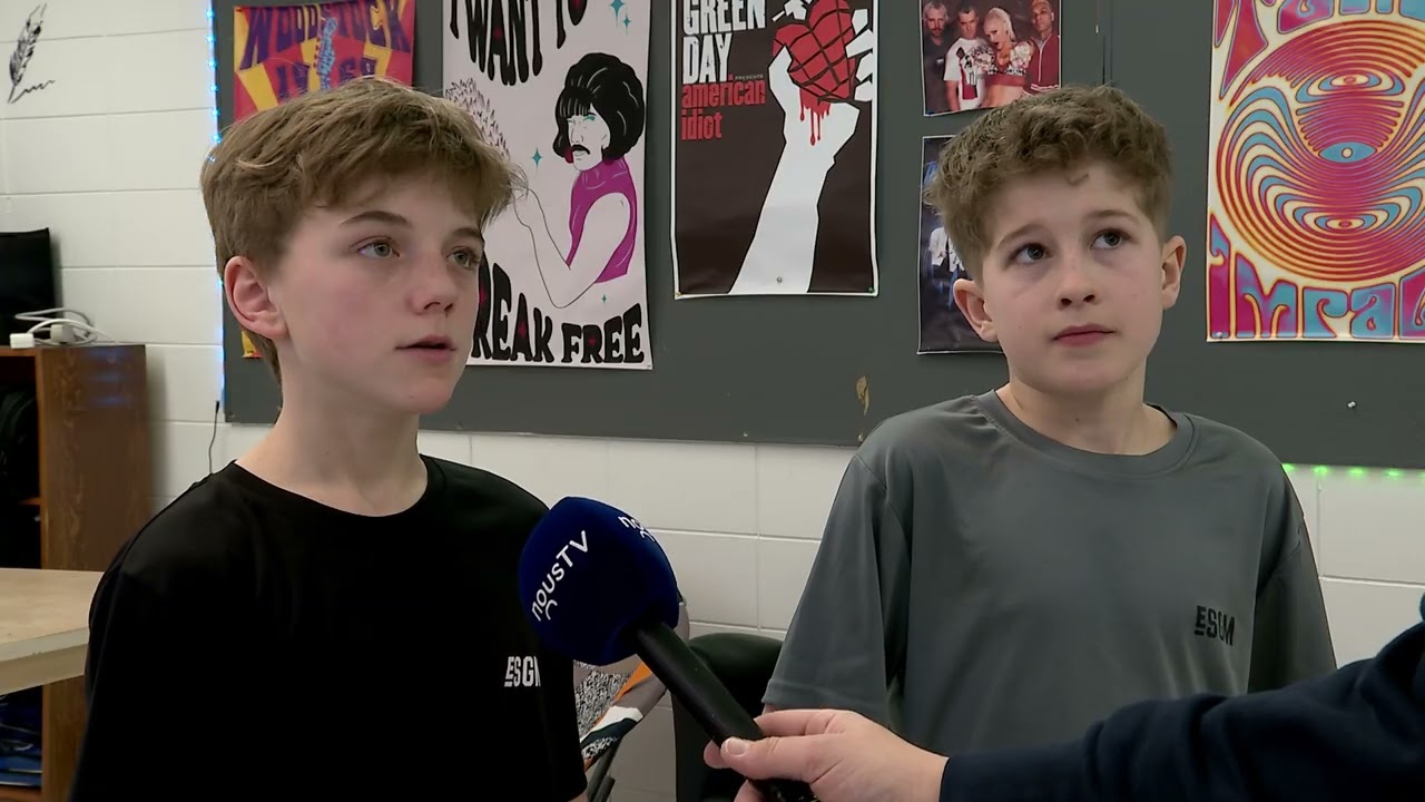 6 mois après l'interdiction des cellulaires dans les écoles