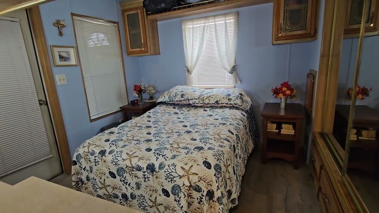 $32,900 lot rent 765 Furnished, Family Park 4630 McIntosh Rd M2 Dover FL 813-230-1200 #forsale  