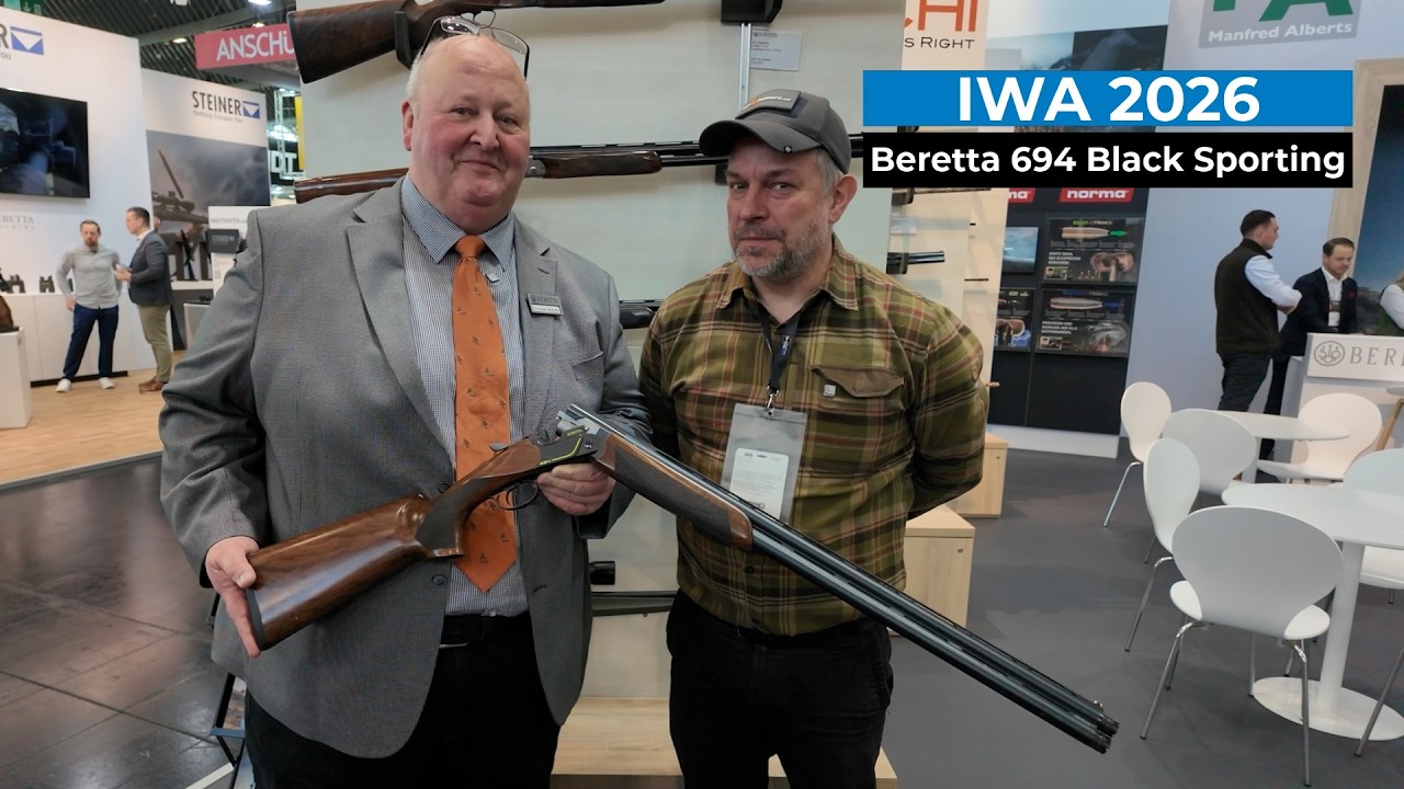 IWA 2026: Am Stand von Manfred Alberts die Bockdoppelflinte Beretta 694 Black DLC Sporting