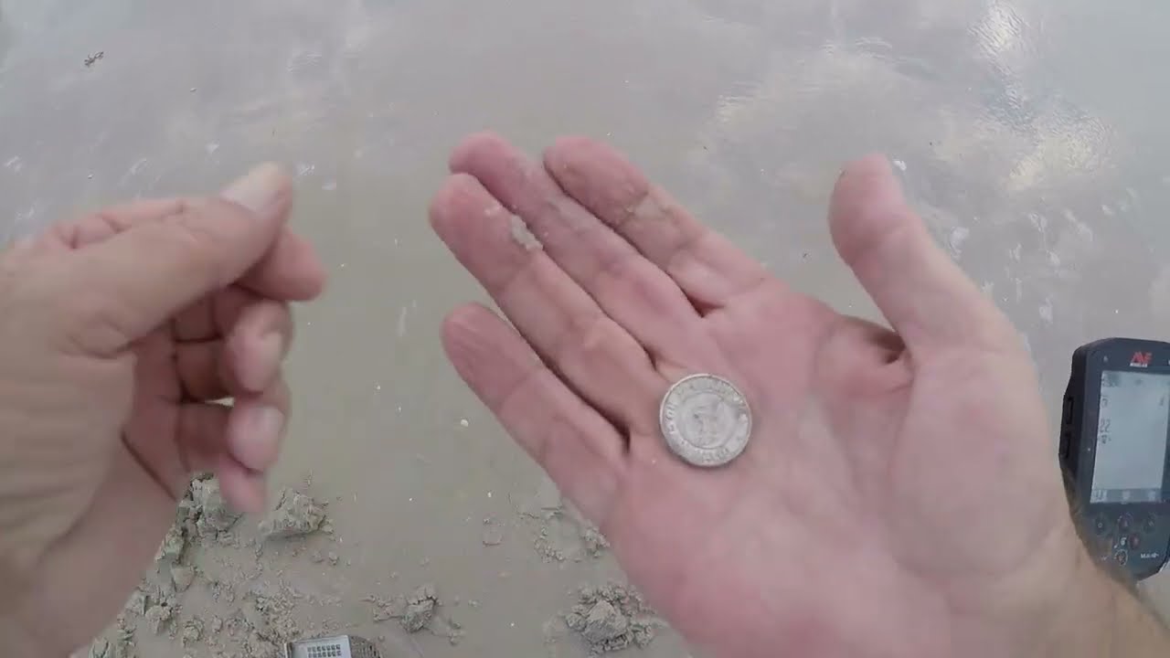 Beach Metal Detecting IDD 381 Back On Daytona Beach