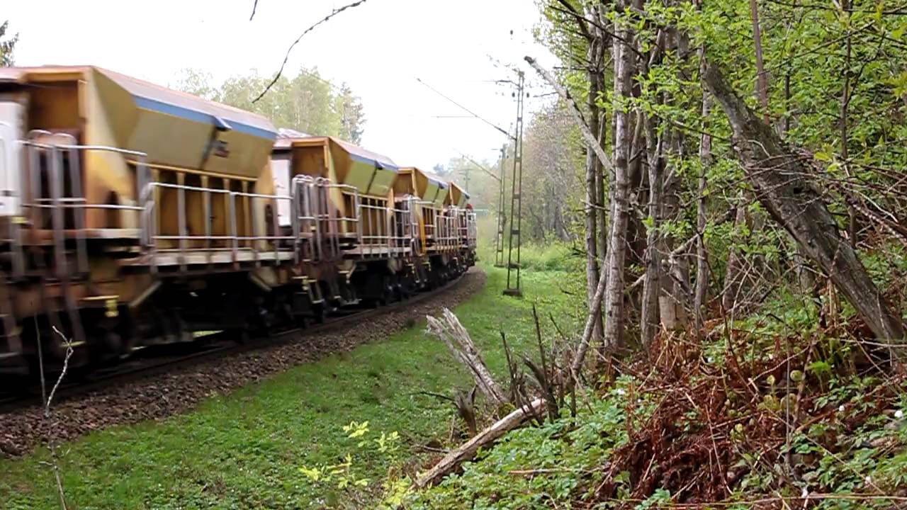 Tb diesel locomotives with ballast train - T42 205 (G12 7707) helps out