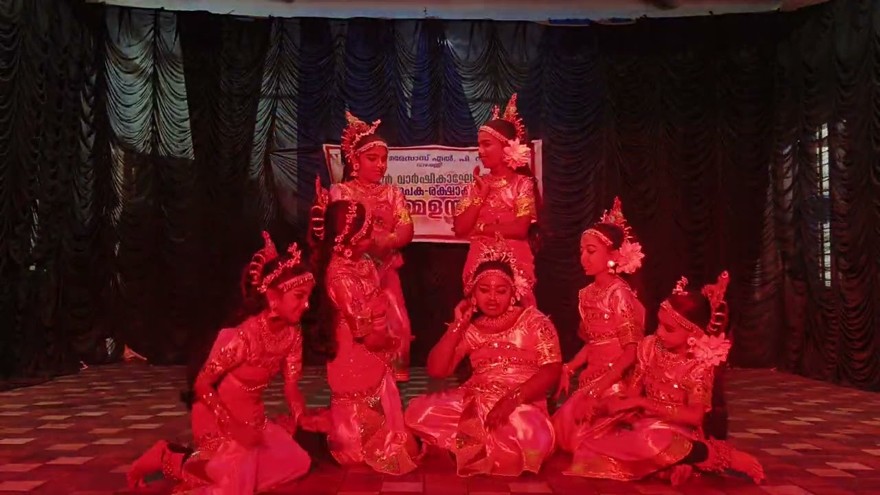 GROUP DANCEUNNIARCHA