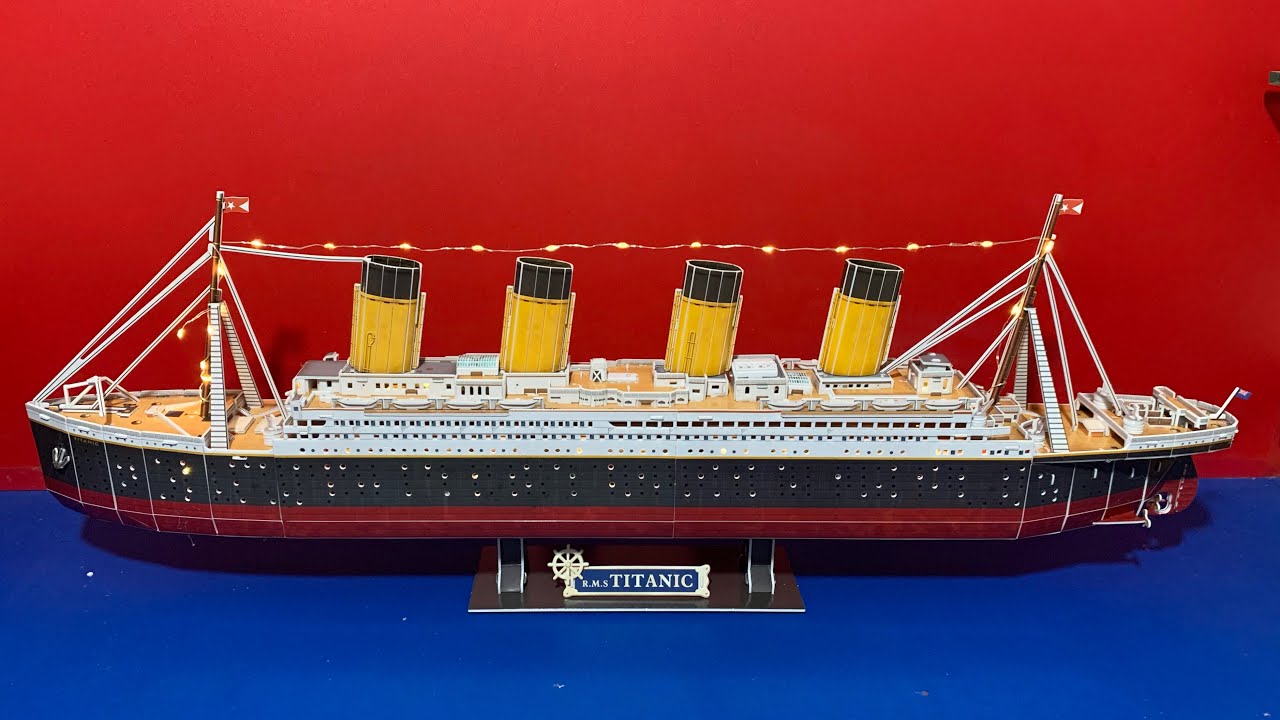 DIY Craft Instruction 3D Puzzle Cubicfun Titanic with LED 266Pcs