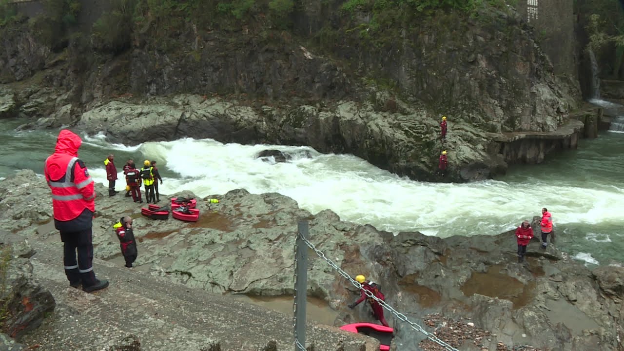 Tarn : les pompiers de la région s’entraînent aux sauvetages en eaux vives