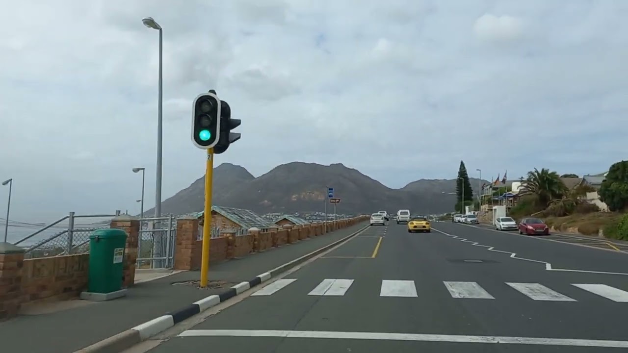 Fish Hoek to Simonstown on a February day in Cape Town