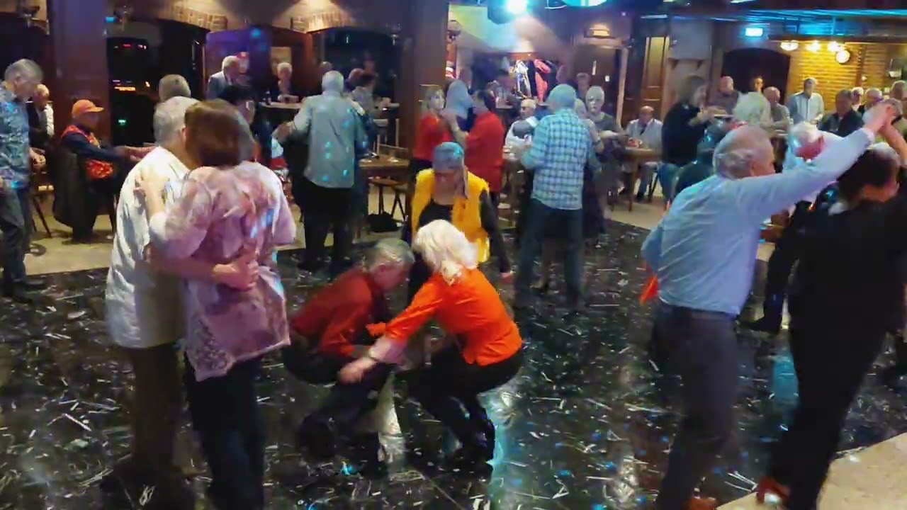 Hoppa daar gaan we weer vanuit Dancing Waldeslust veel plezier Bets en Frank 