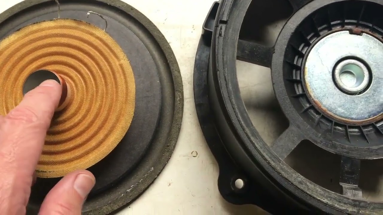 Audi TT (8J) Mk 2 Front Loudspeaker Fault Repair