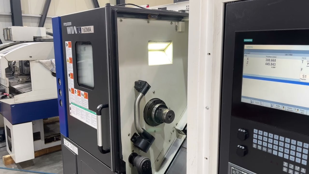CNC- Drehmaschine HYUNDAI WIA L160MA , angetriebene Werkzeuge , Reitstock,Werkzeugvermessung,