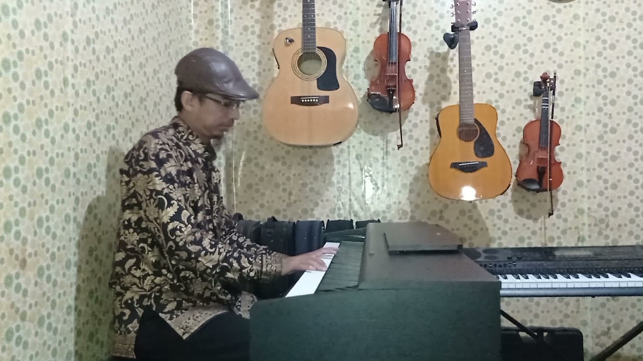 Bubuy Bulan - Lagu daerah Jawa Barat (karaoke+lirik) Do= C minor. Live piano karaoke version