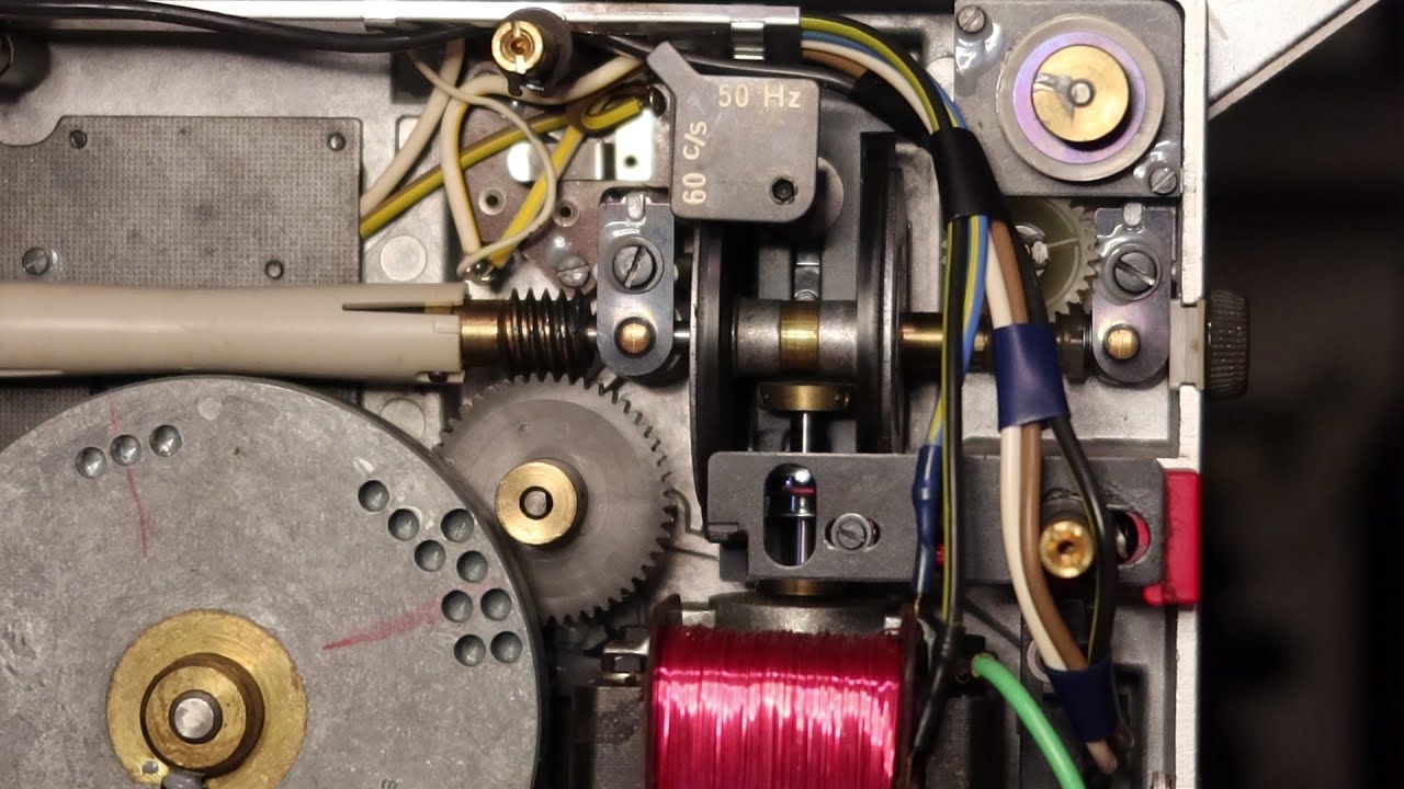 Repairing a vintage Bauer T22 filmprojector Part 2 of 3