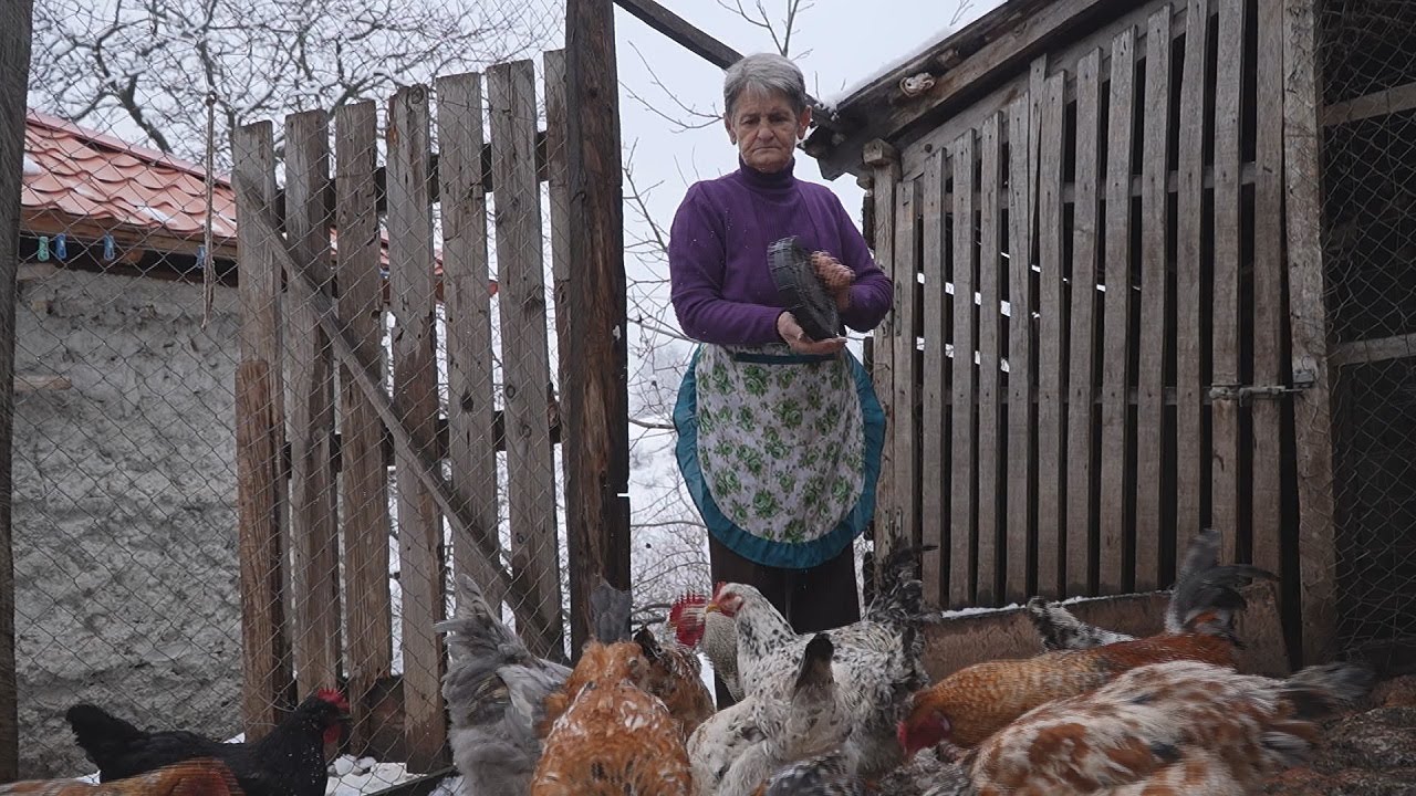 Nëna nga VITHKUQI tregon SEKRETIN e lumturisë/ Pasuria e fshatrave të KORÇëS është fshihet në bodrum