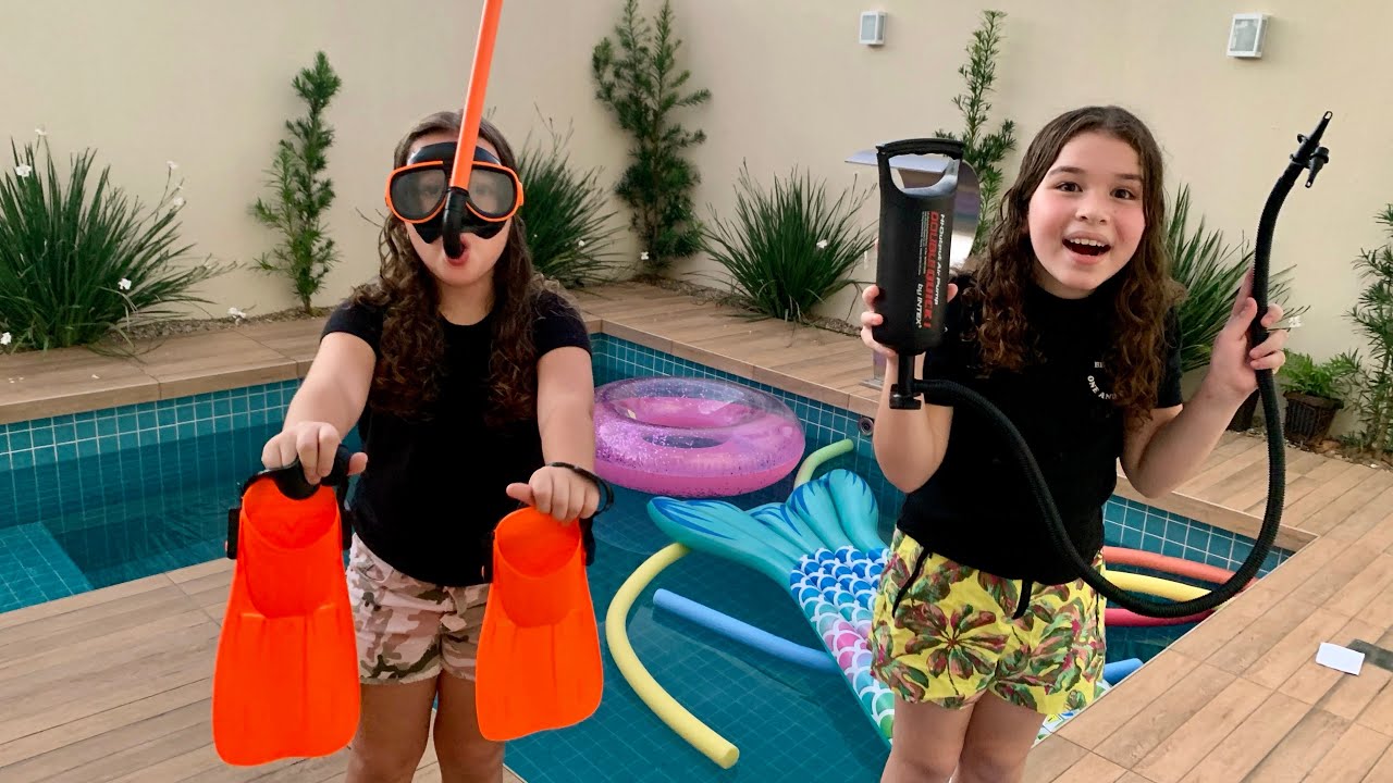 TESTANDO COISAS NA PISCINA DA CASA NOVA | Marias