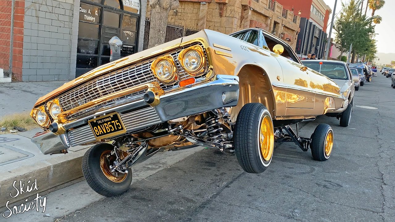 Lowriders Cruise Van Nuys Blvd, Los Angeles California