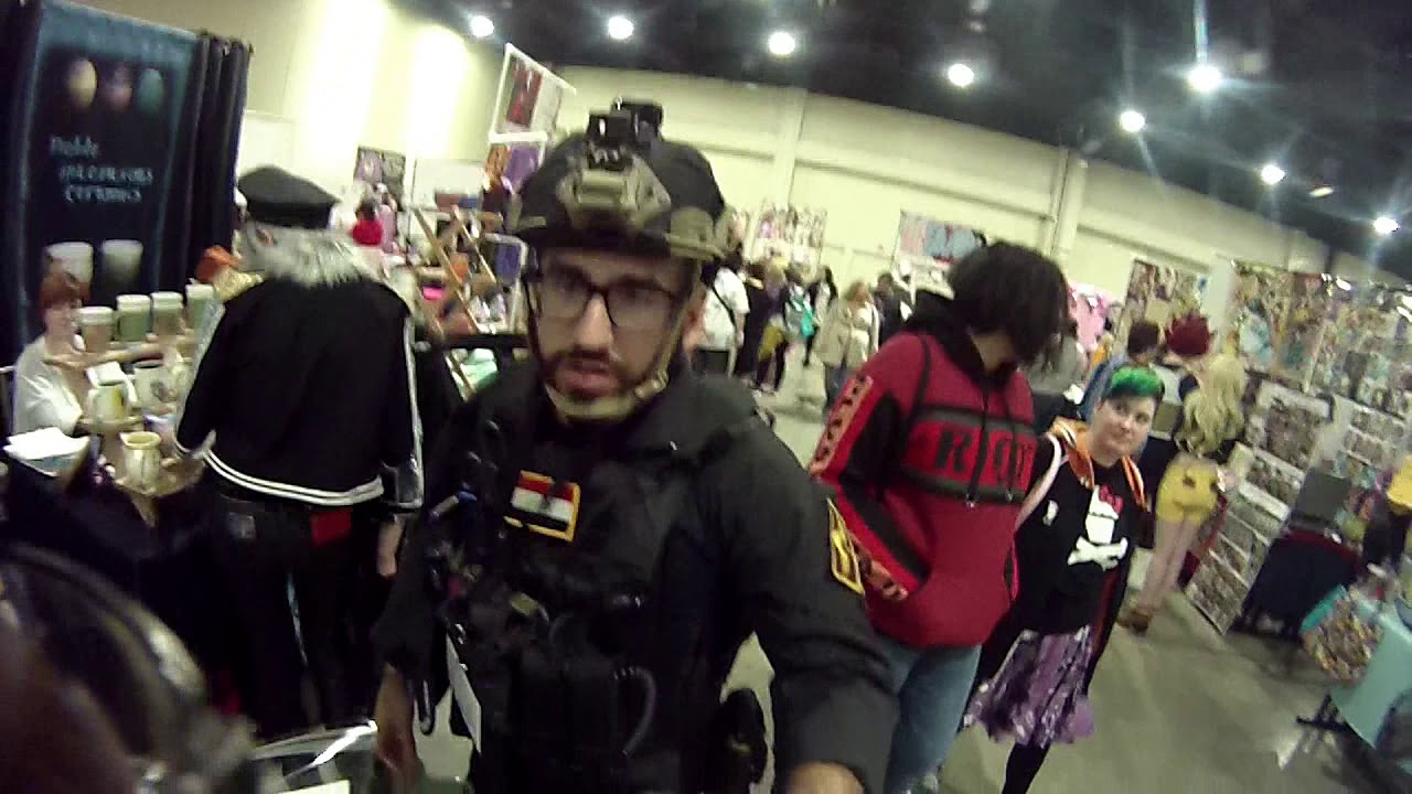 [Katuscon 2020]  [Otakugraphy] A Otakugrapher and a Military Cosplayer Meet in the Artist Alley