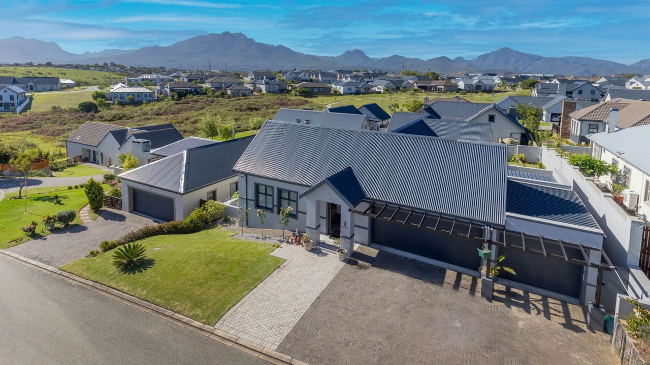 Security estate home for sale in Blue Mountain | Pam Golding Properties
