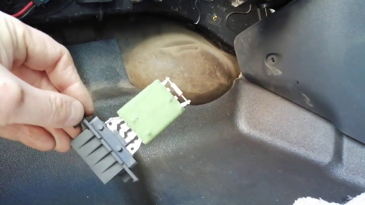 Peugot Expert 2008 - Change Blower Resistor