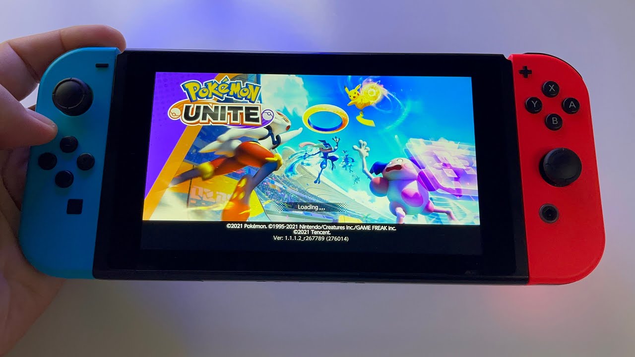 Pokémon UNITE | Nintendo Switch V2 handheld gameplay