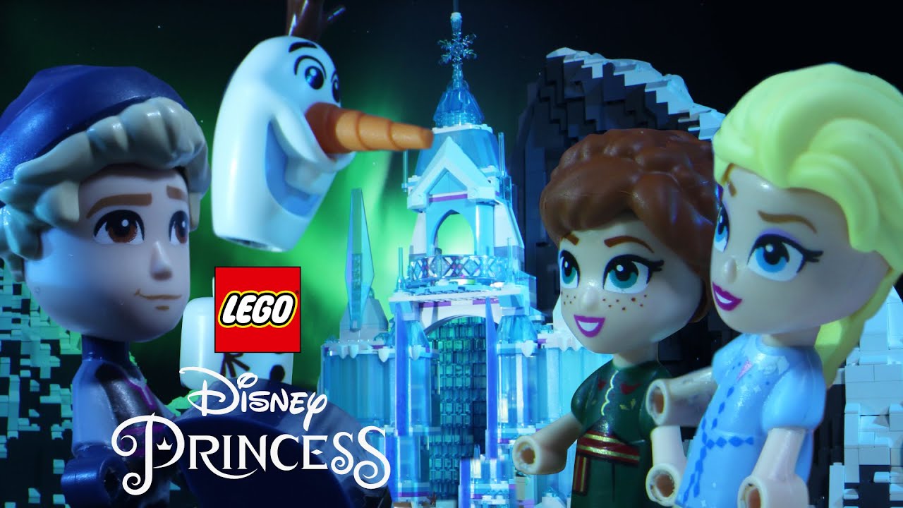 LEGO® Disney Chilly Chase| Elsa and Anna ride some snowy obstacles on their way to the holiday party