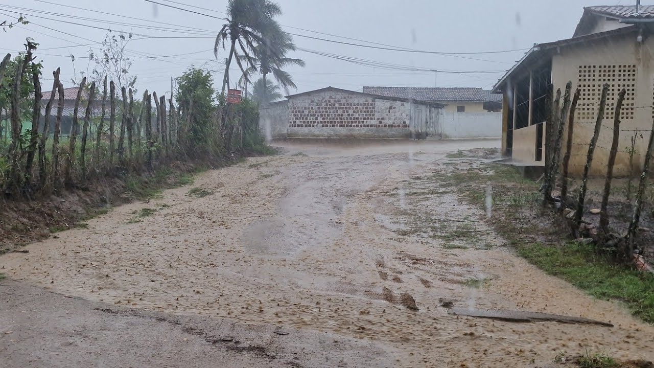 Um forte temporal de chuva 🌧 nessa manhã de quarta-feira com raios e trovão 11.02.2026