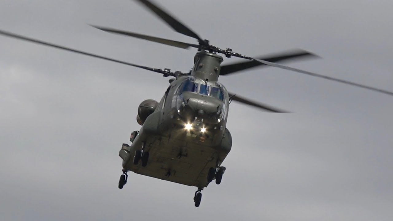 Boeing Chinook CH-47 HC2 Royal Air Force RAF flying Display RIAT 2017 AirShow