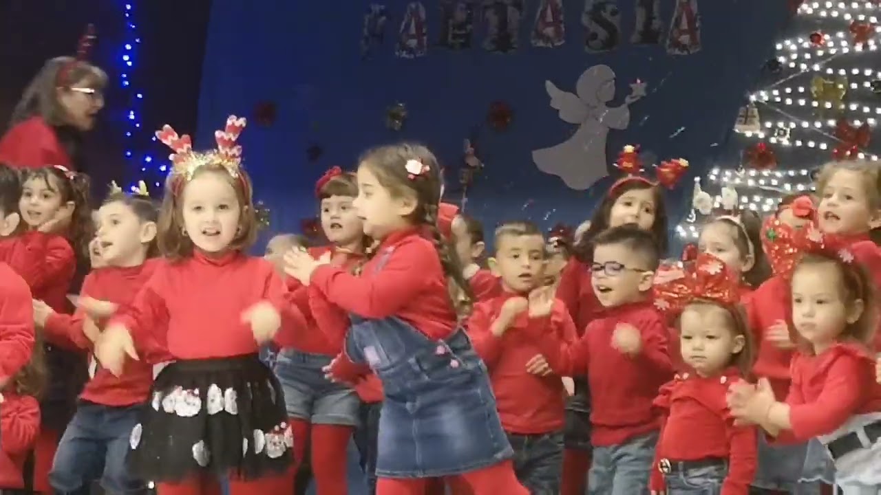 Carlentini - Recita natalizia dei bambini dell'istituto 'Sacro Cuore - Casa del Fanciullo'