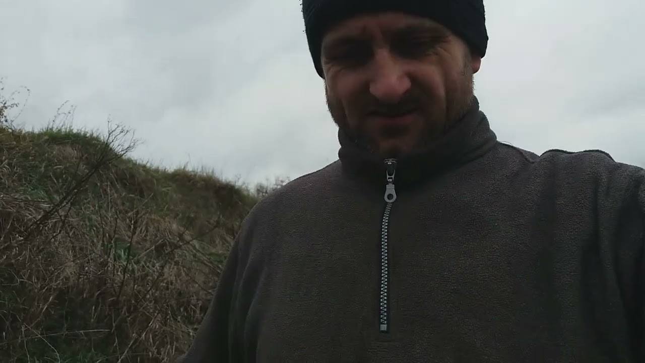 Підживлення яблунь та горіхів попелом.